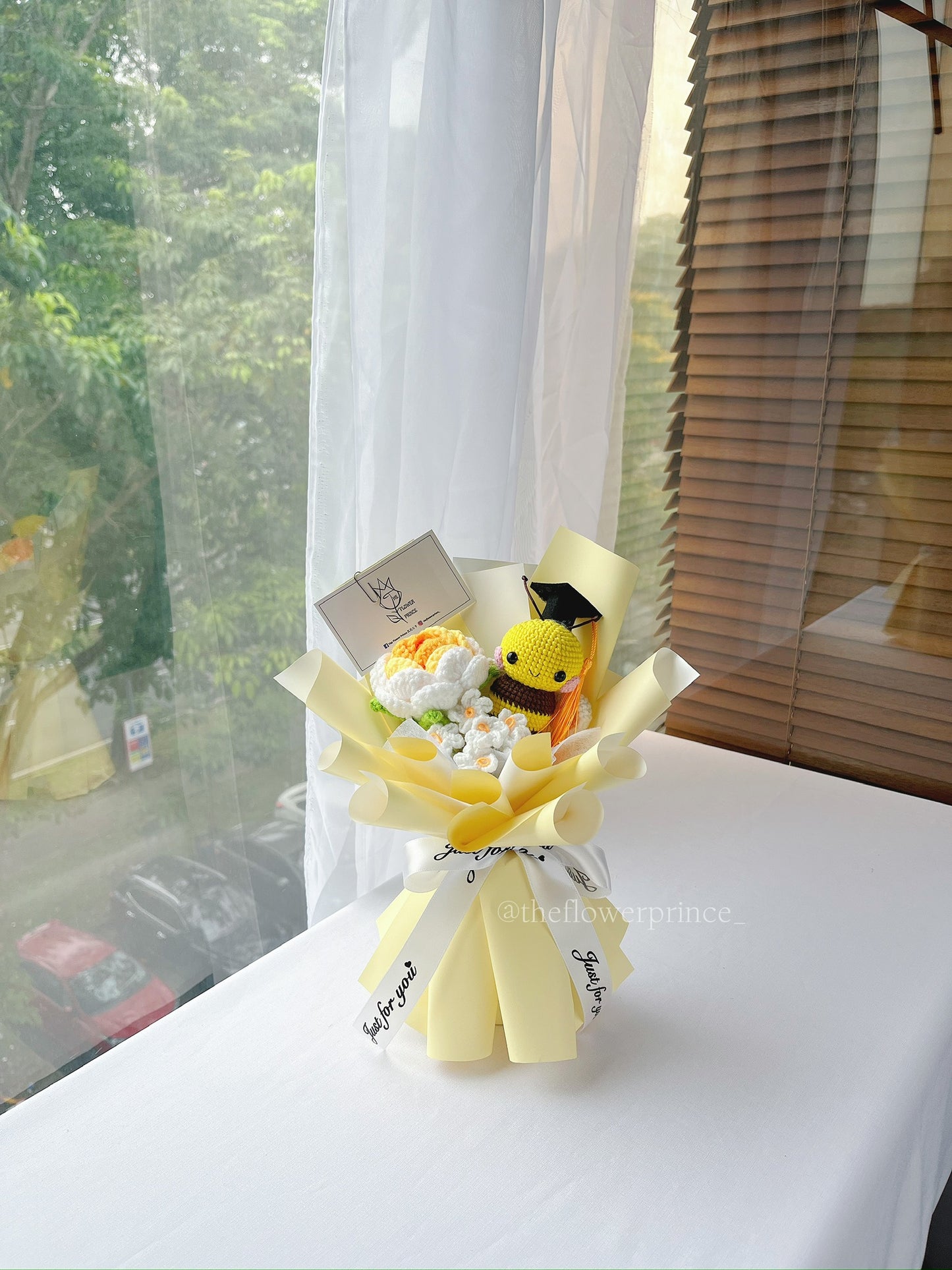 ππ Yellow - Lovely Bee-zy