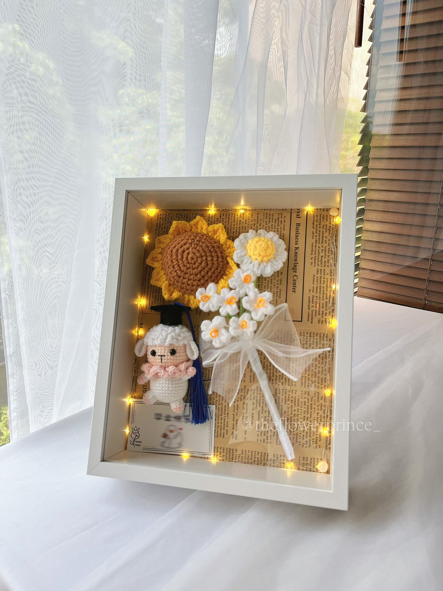 ππ»ππΌοΈ White - Graduation Sheep Frame (with LED)