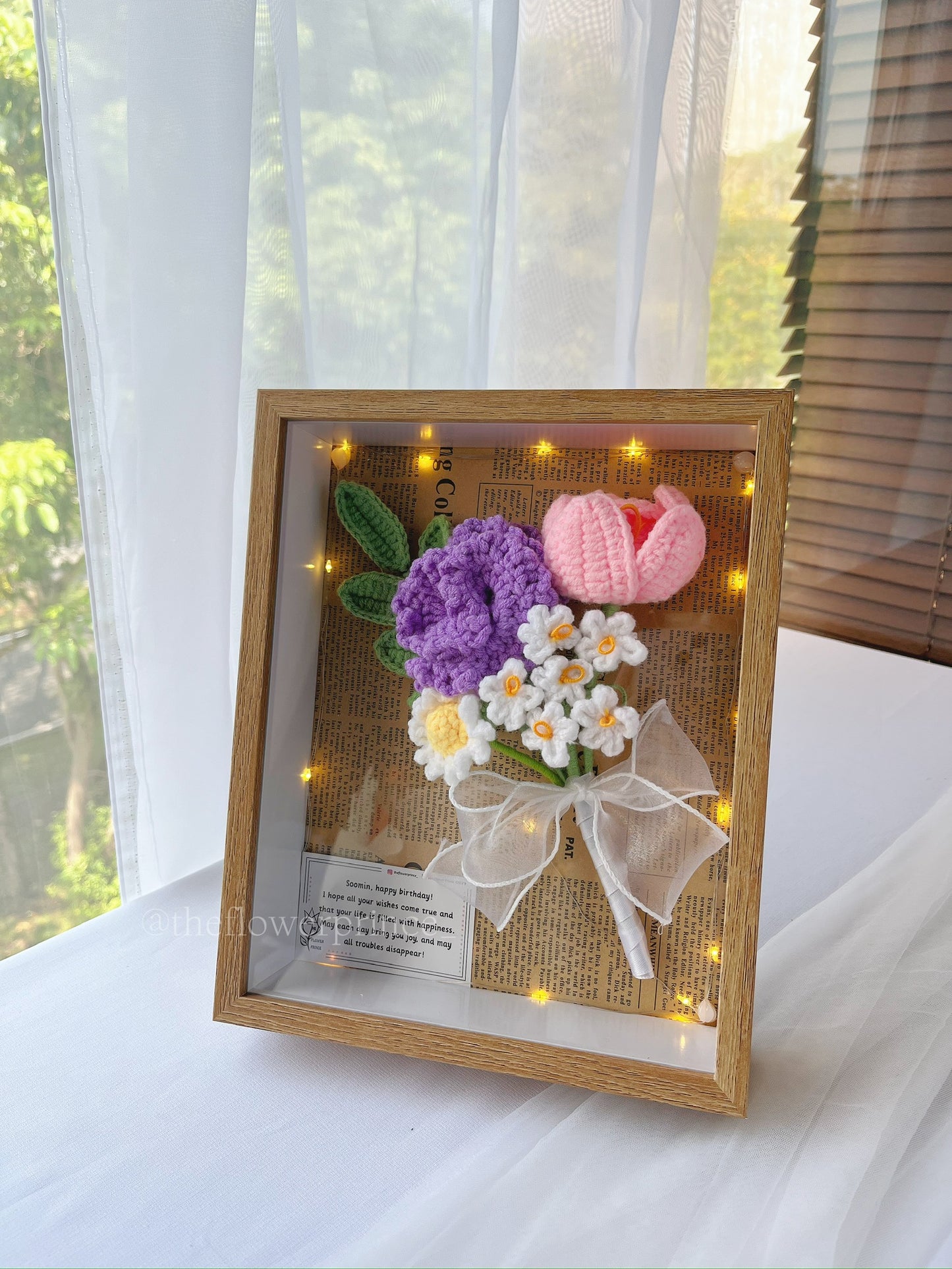 π€π·πΌοΈ Khaki - Graceful Carnation Tulip Frame (with LED)