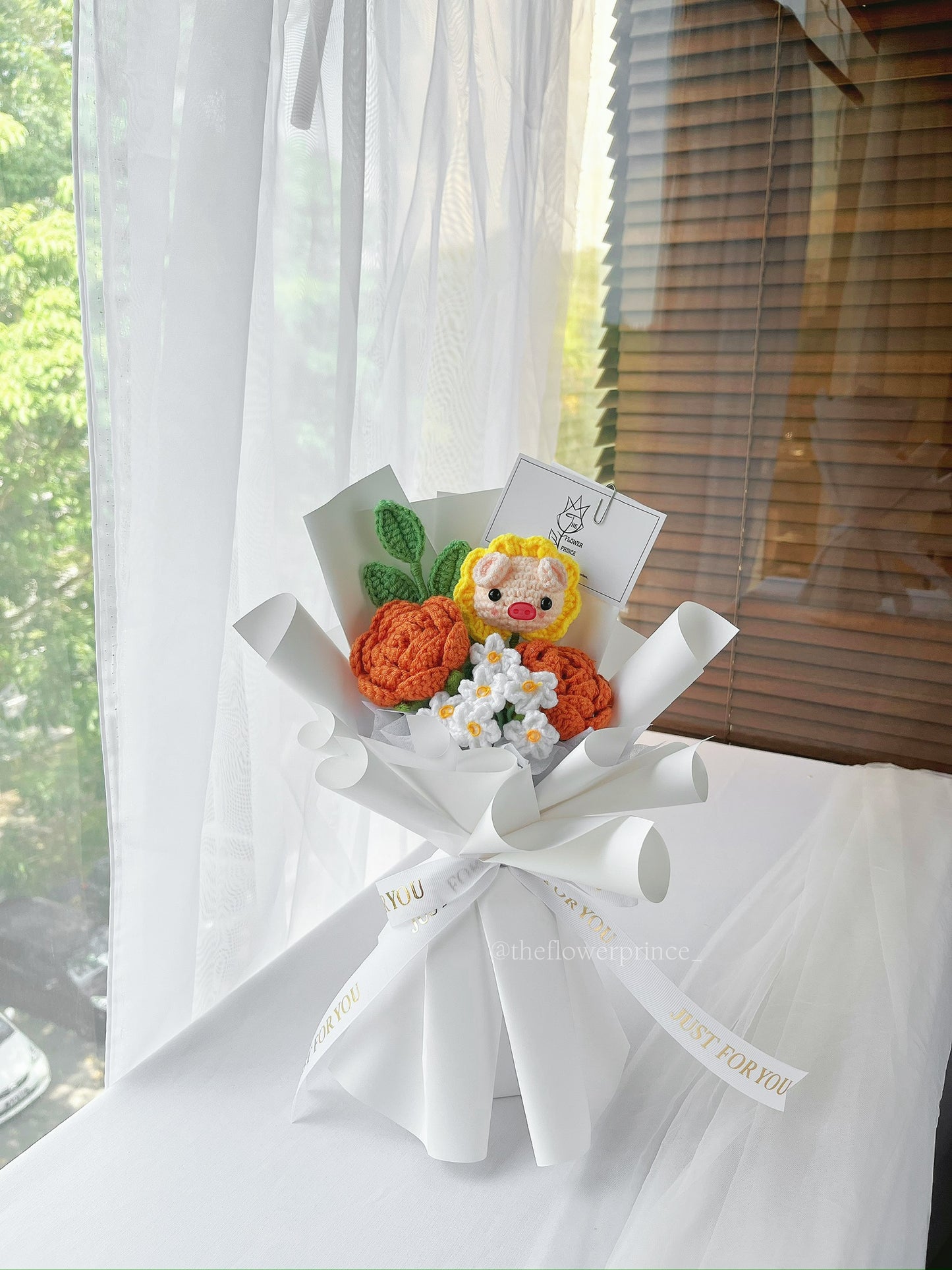 π§‘ππ€π· White - Little Amber Joy Bouquet