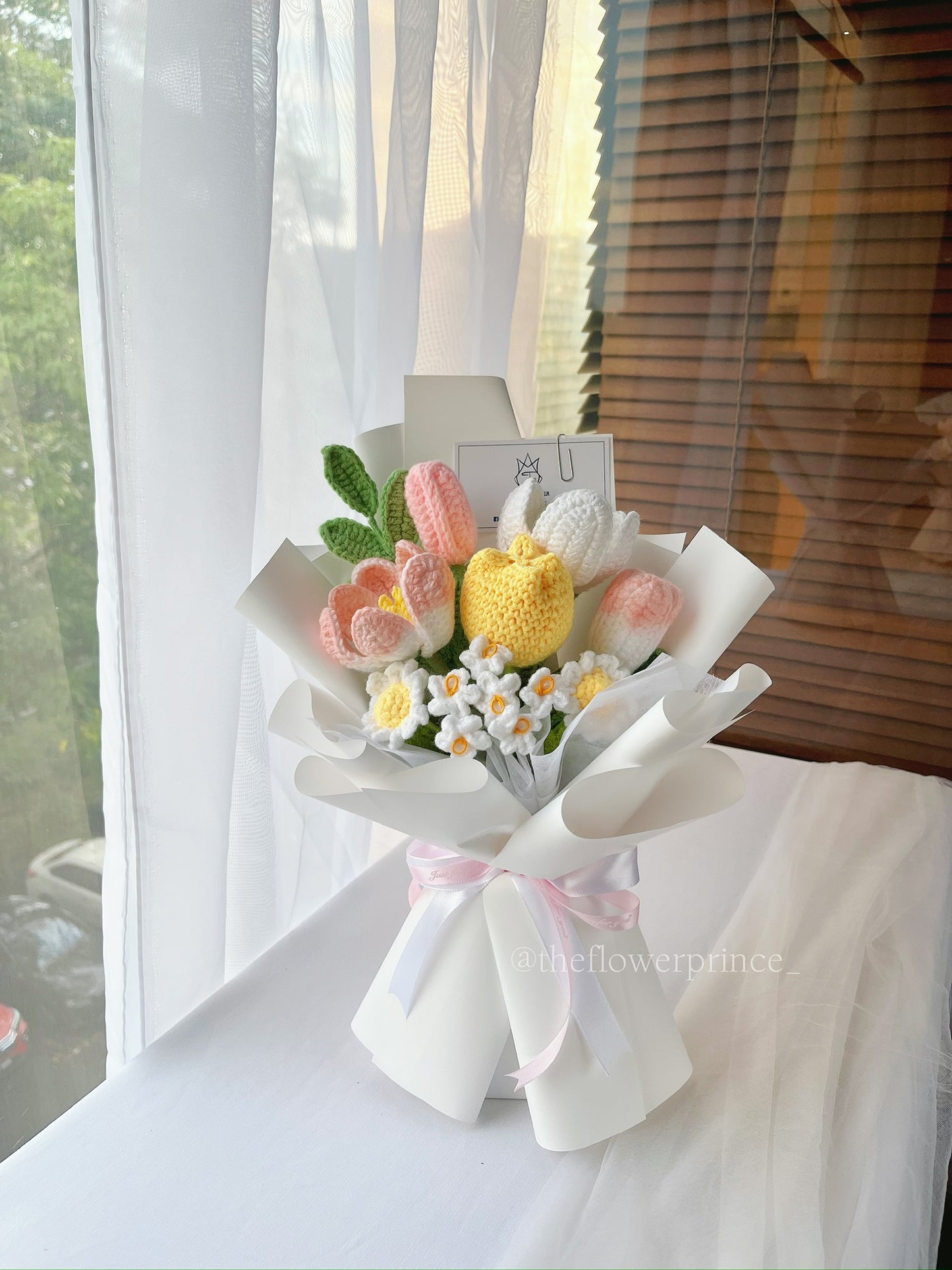 π·π©·π€π White - Soft Dreamy Tulips