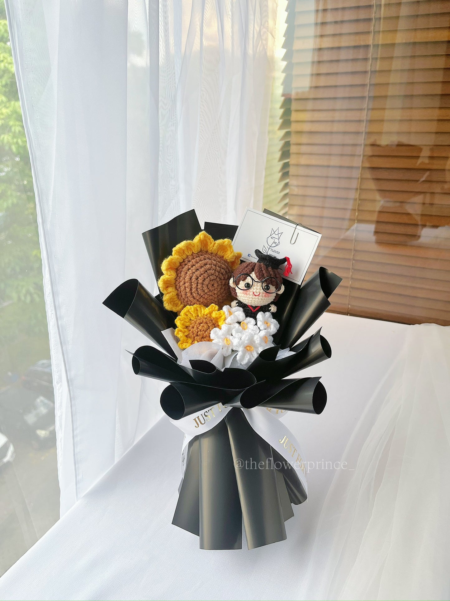 🌻🖤💛 Black - Golden Knight