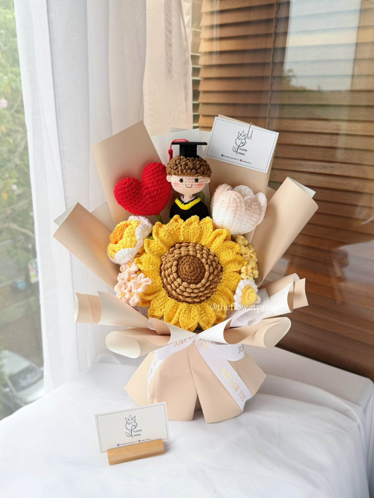❤️🎓Khaki-Golden Wishes Graduation Bouquet