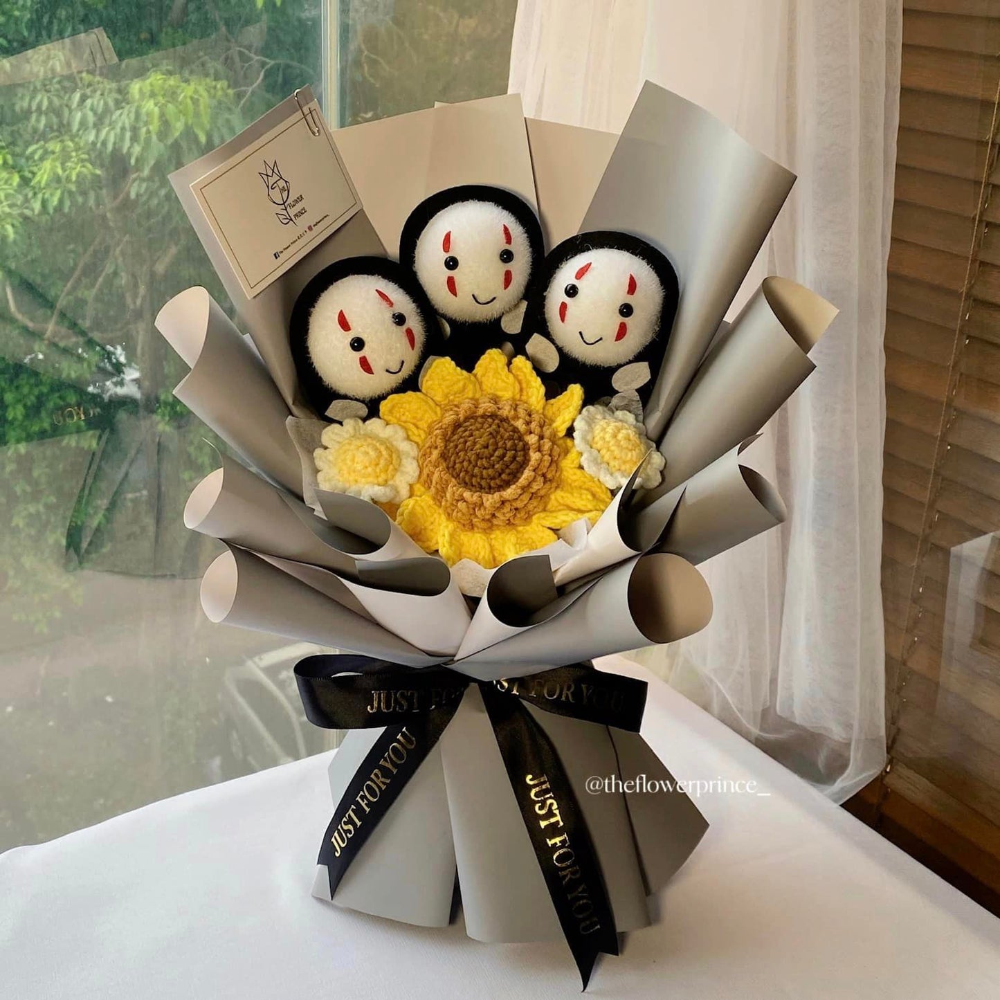 🖤🤍🌻 Grey - Classic Grace Kaonashi