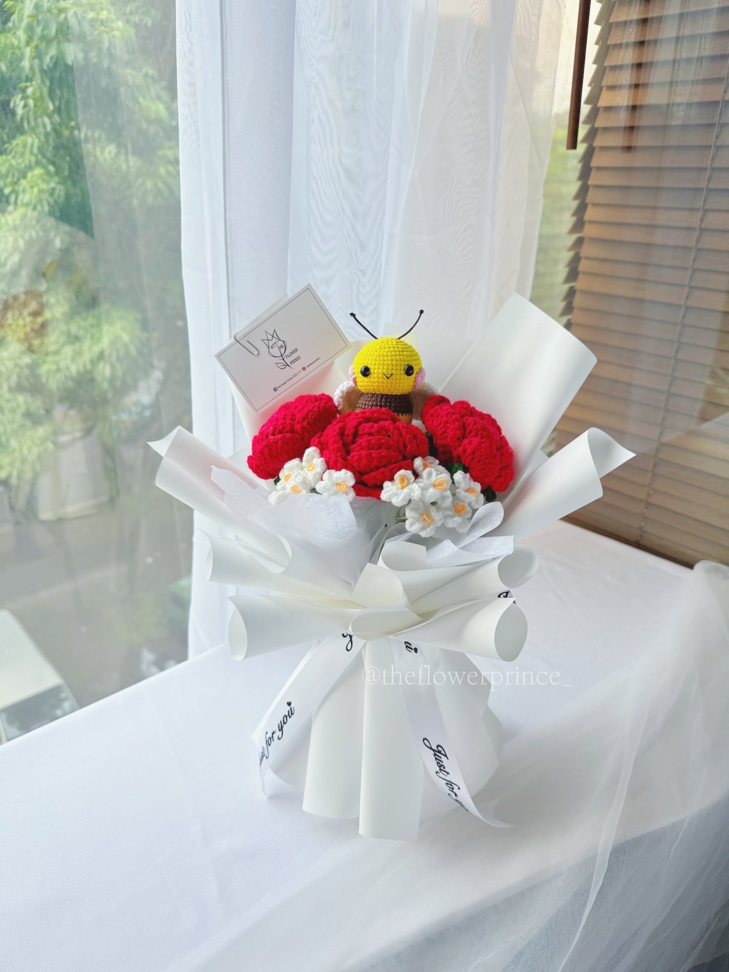 🤍🌹🐝 White - Little Bee's Roses