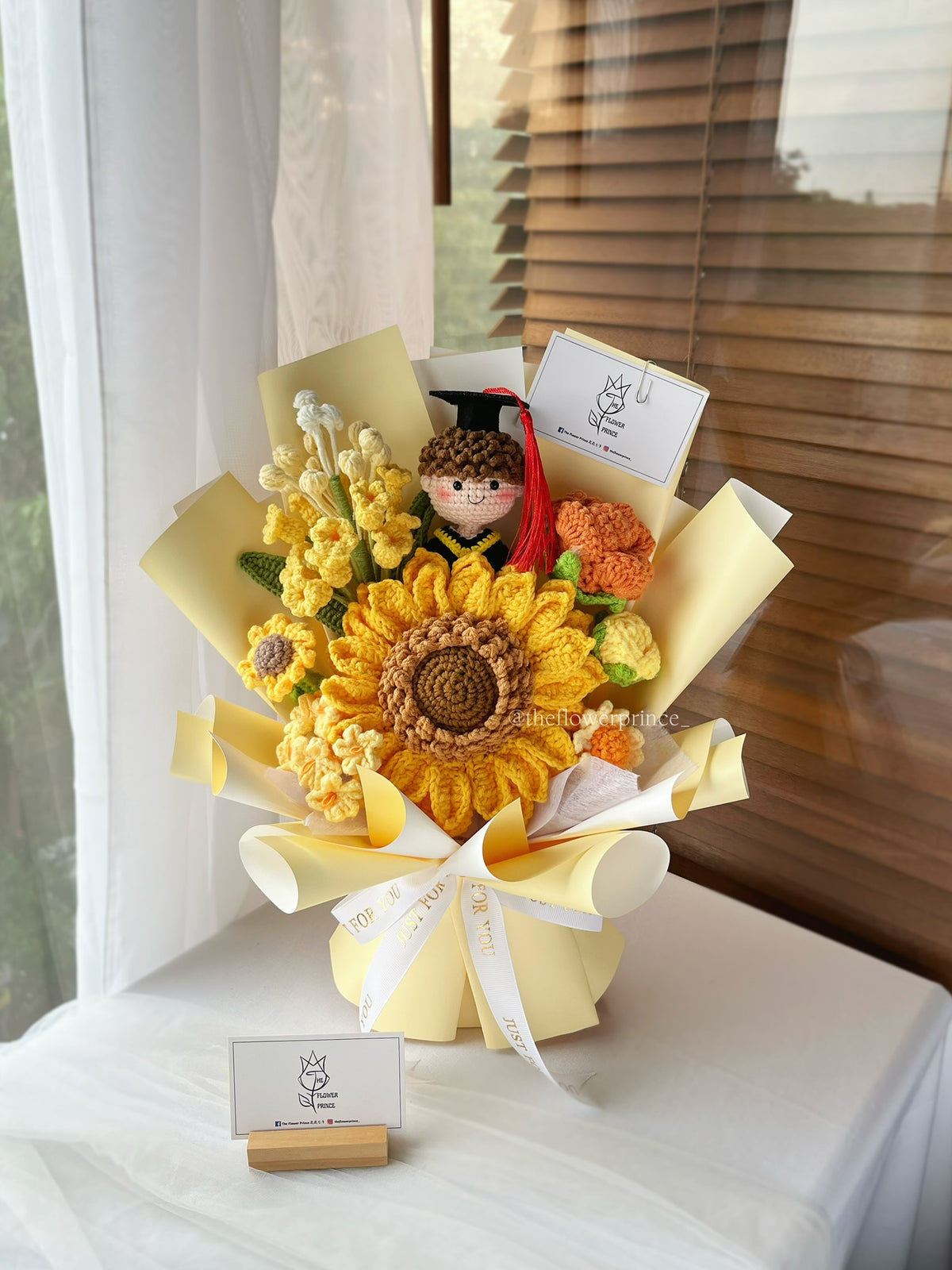 🌻💛Yellow-Sunny Bloom Graduation Bouquet