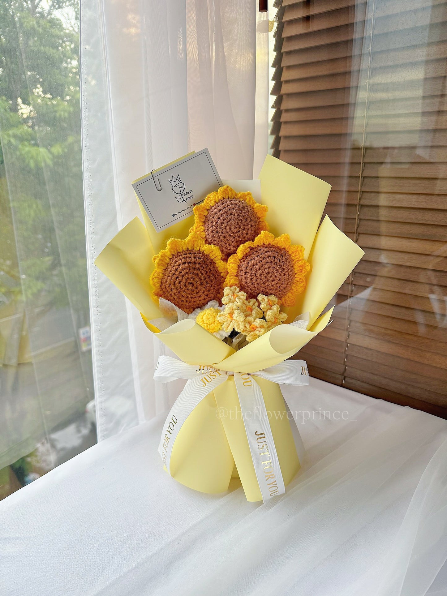 💛☀️🌻 Yellow - Sun-Kissed Sunflowers